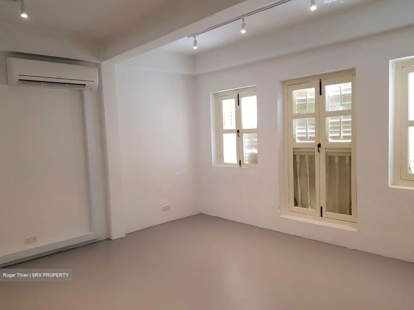 Temple Street (D1), Office #598109271